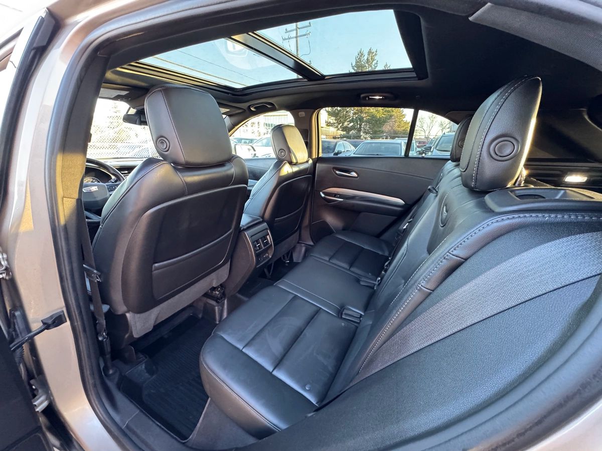 2023 Cadillac XT4 - Image 15