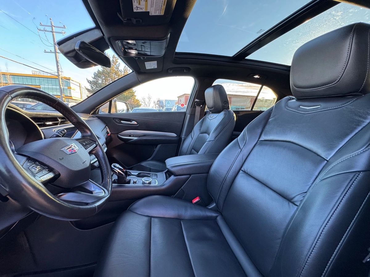 2023 Cadillac XT4 - Image 12