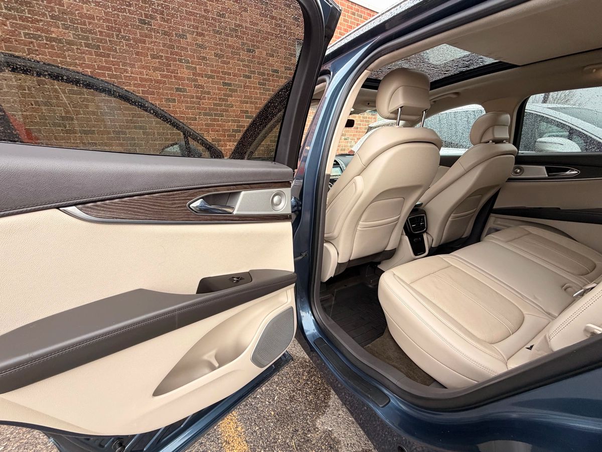 2019 Lincoln Nautilus - Image 15