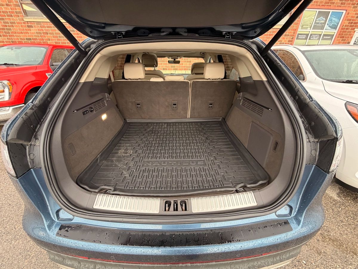 2019 Lincoln Nautilus - Image 18