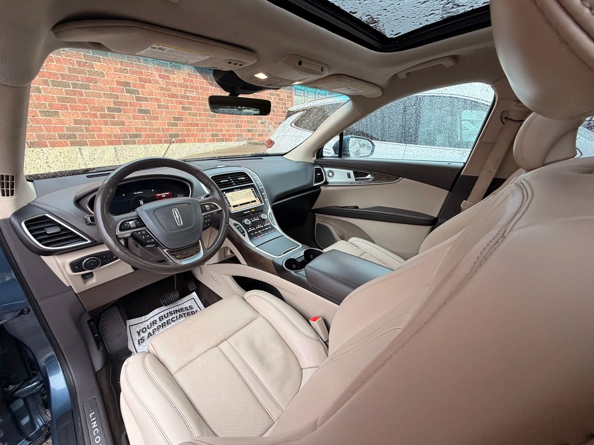 2019 Lincoln Nautilus - Image 17