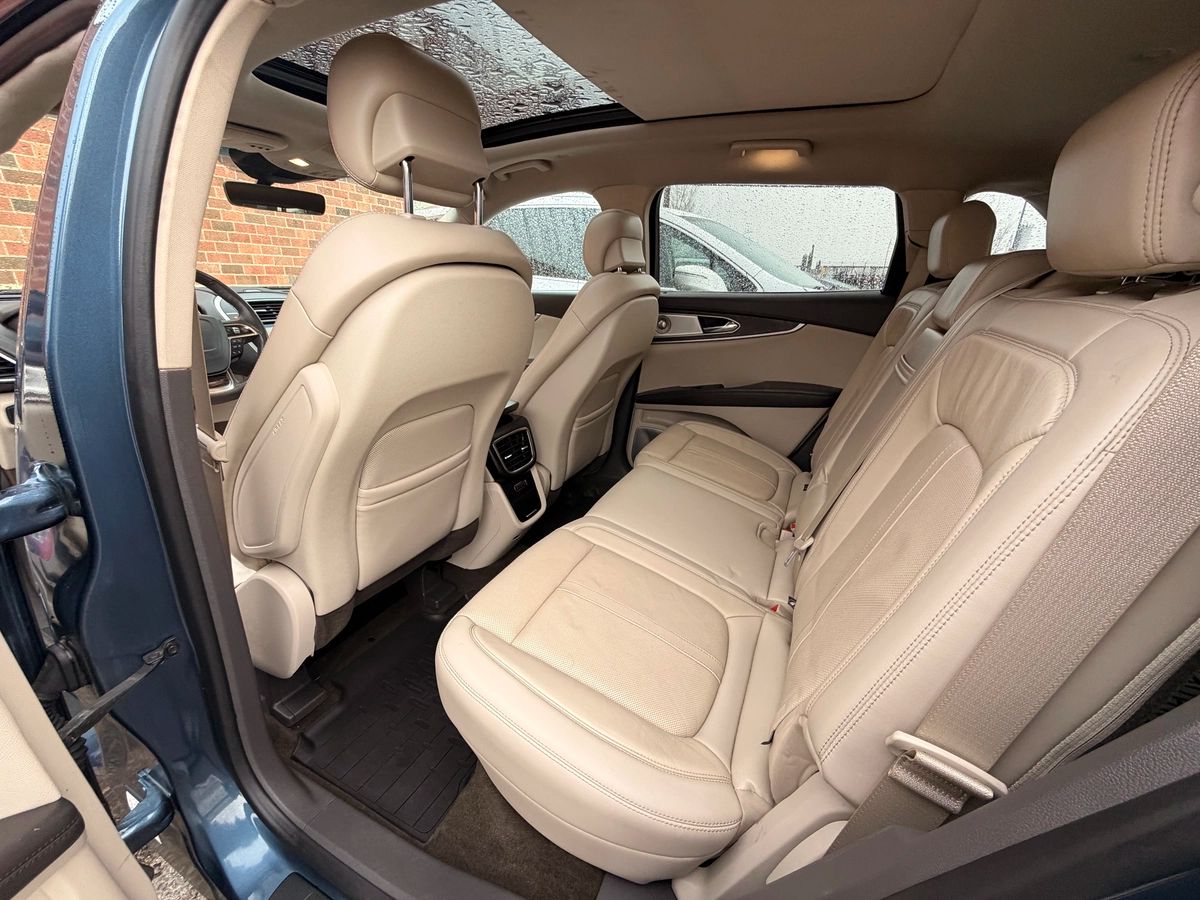 2019 Lincoln Nautilus - Image 14