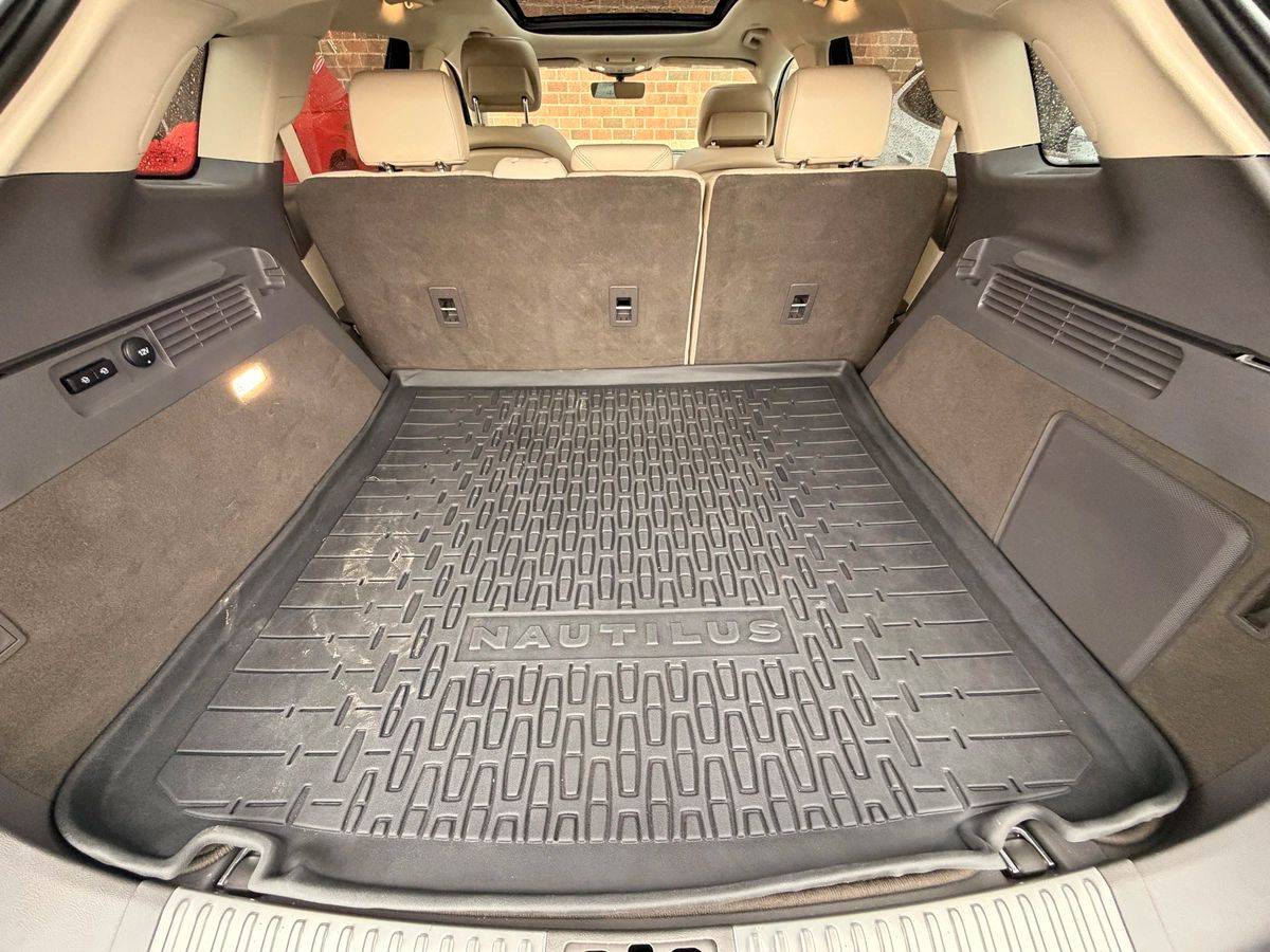 2019 Lincoln Nautilus - Image 19