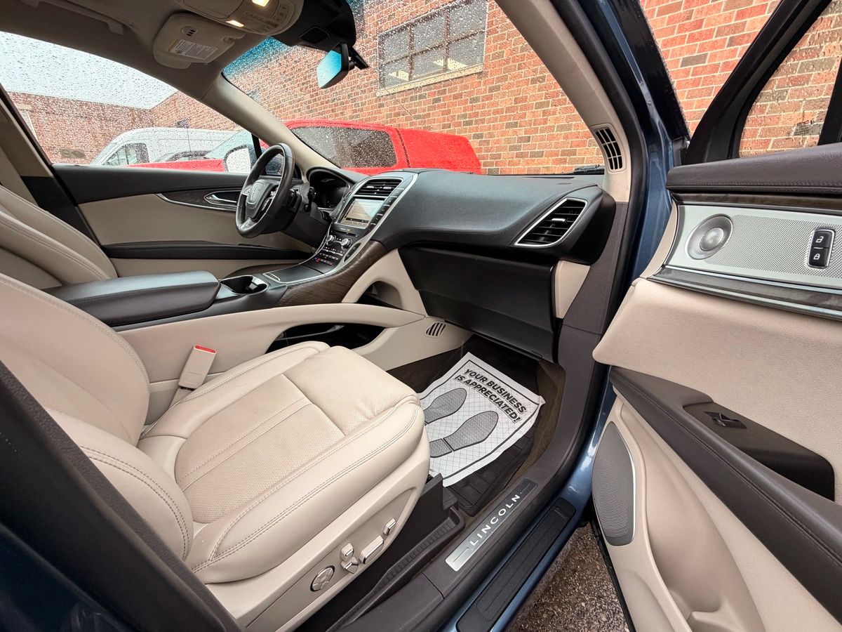 2019 Lincoln Nautilus - Image 24