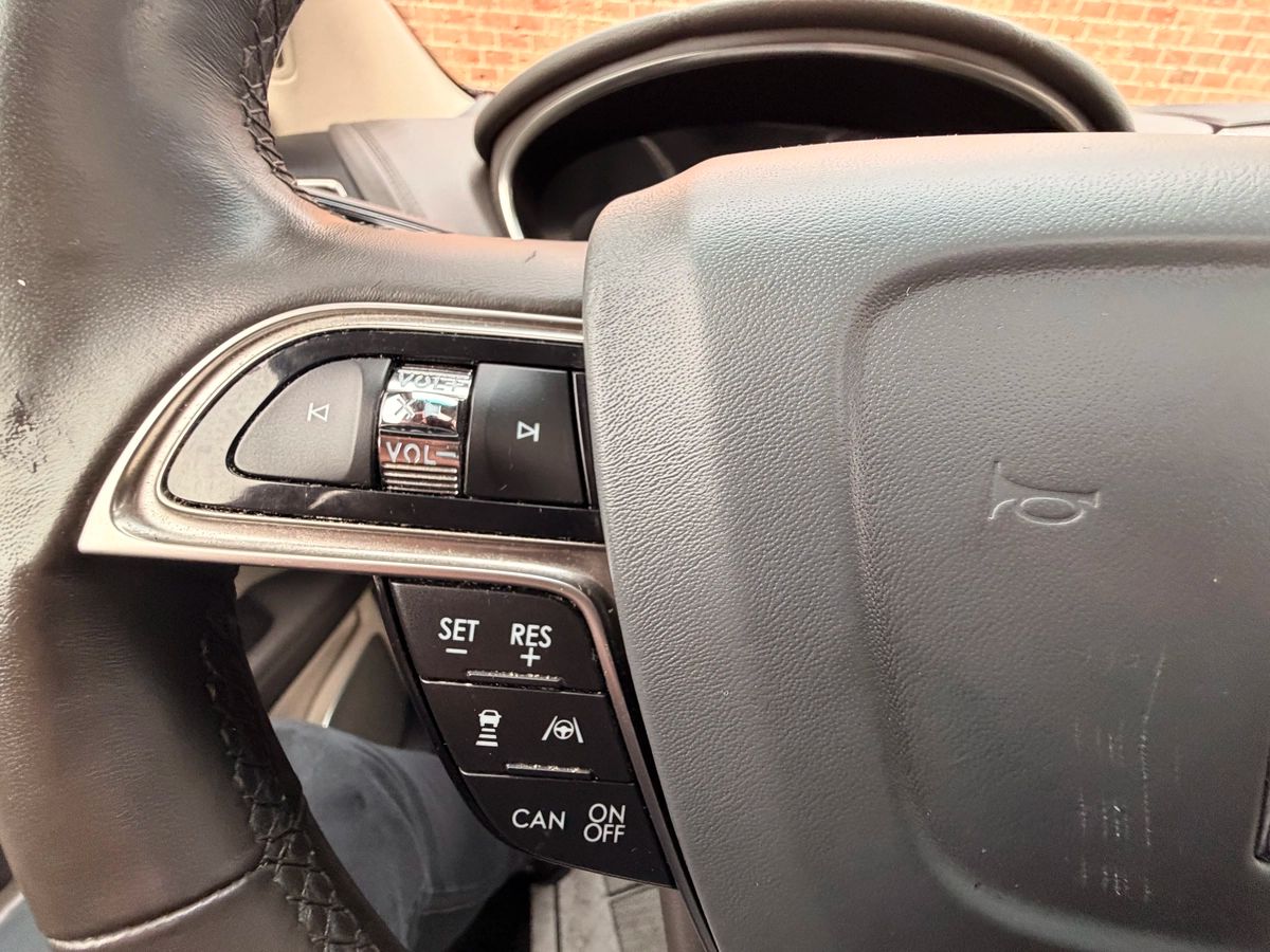 2019 Lincoln Nautilus - Image 30