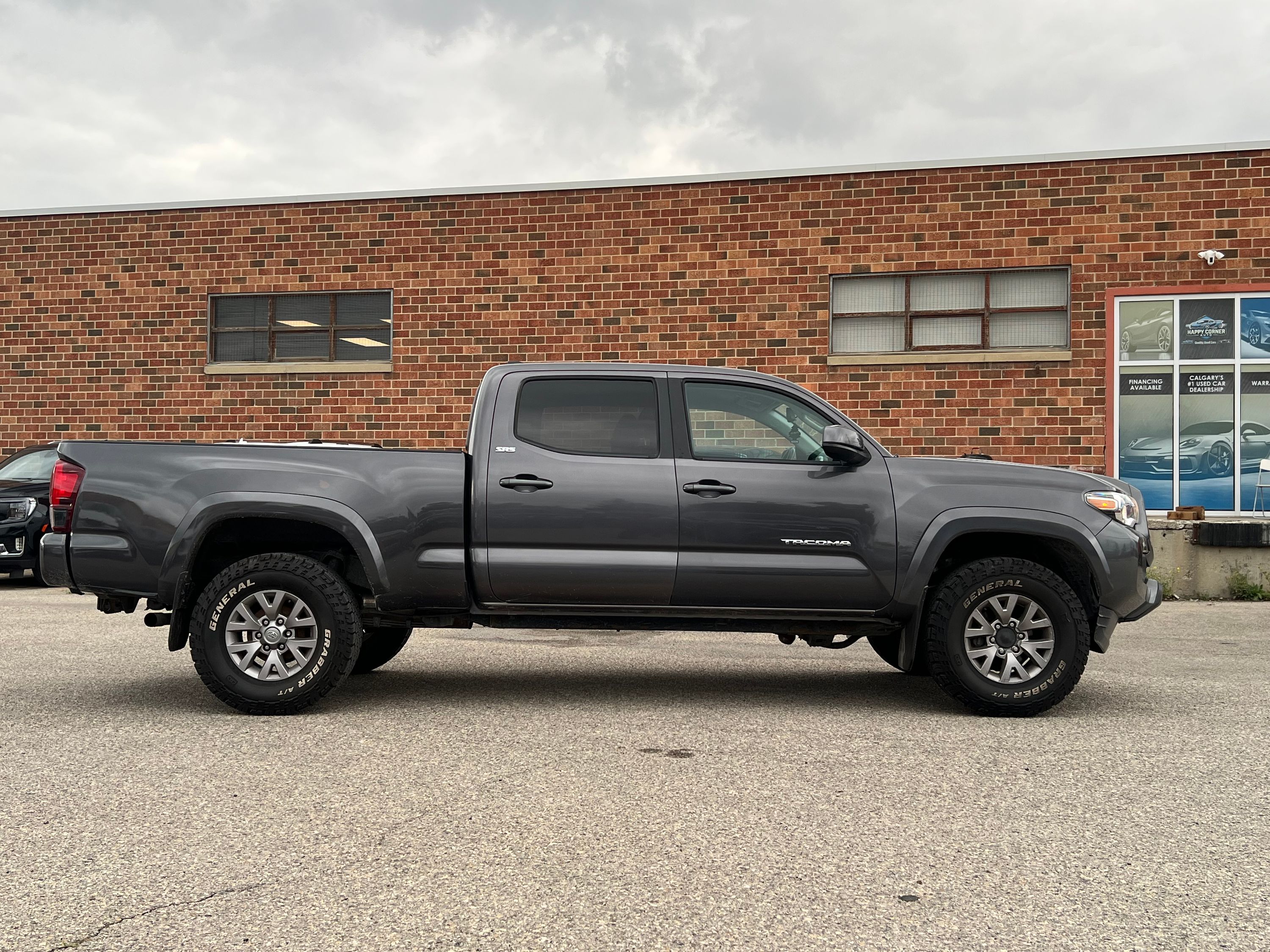 2018 Toyota Tacoma - Image 8