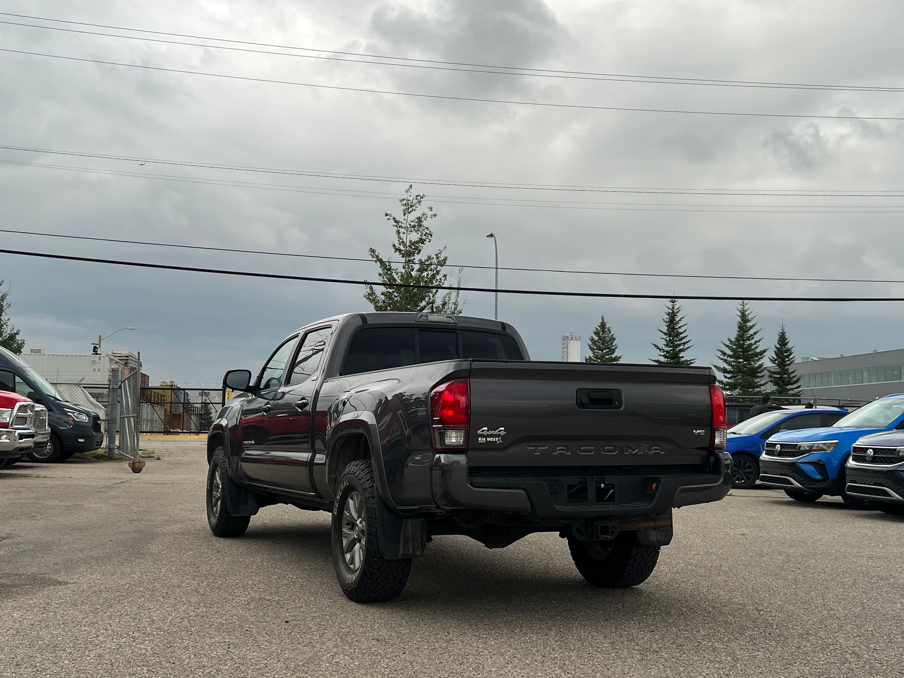 2018 Toyota Tacoma - Image 5
