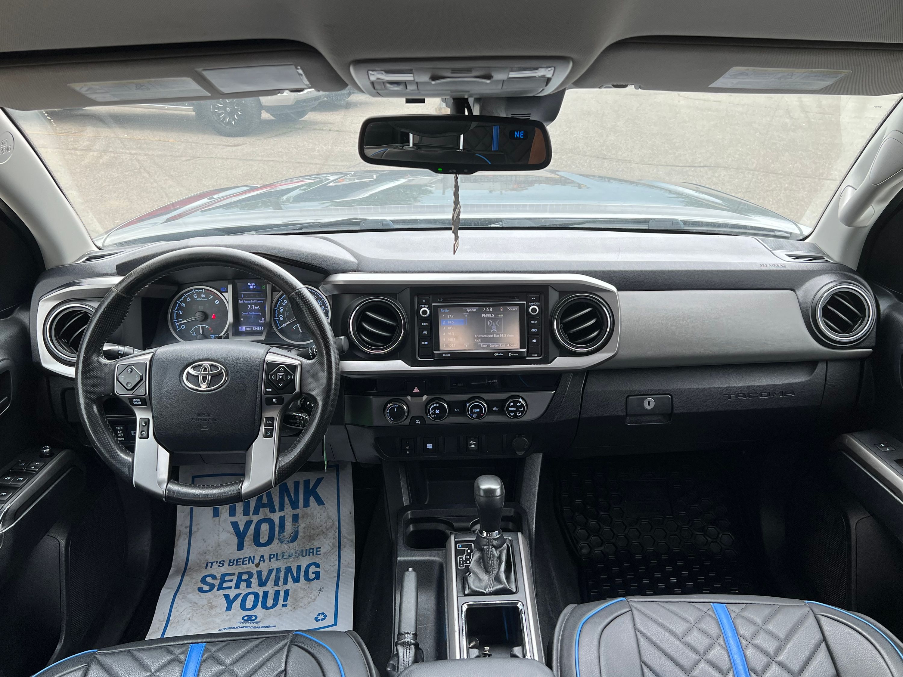 2018 Toyota Tacoma - Image 11