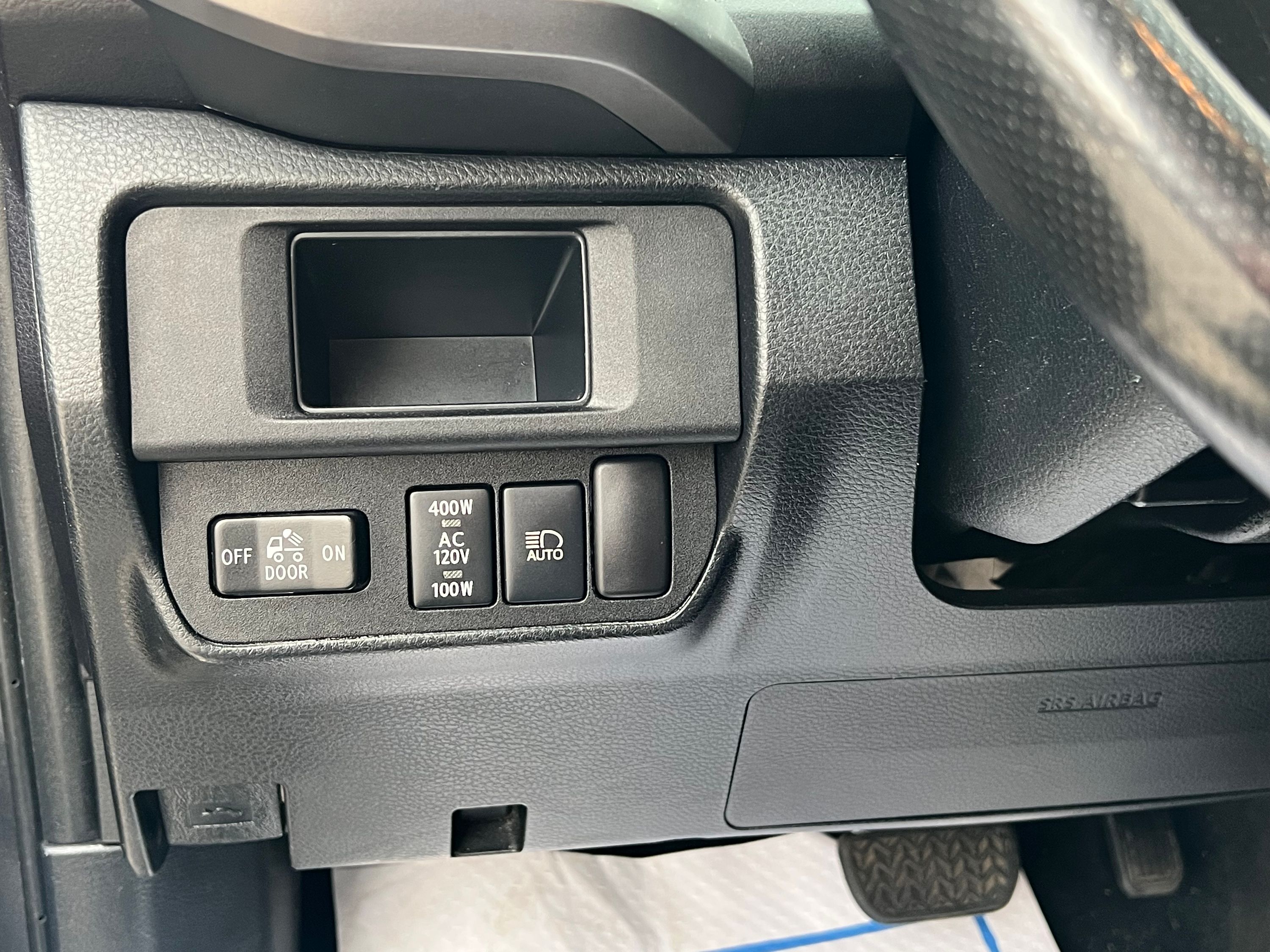 2018 Toyota Tacoma - Image 16