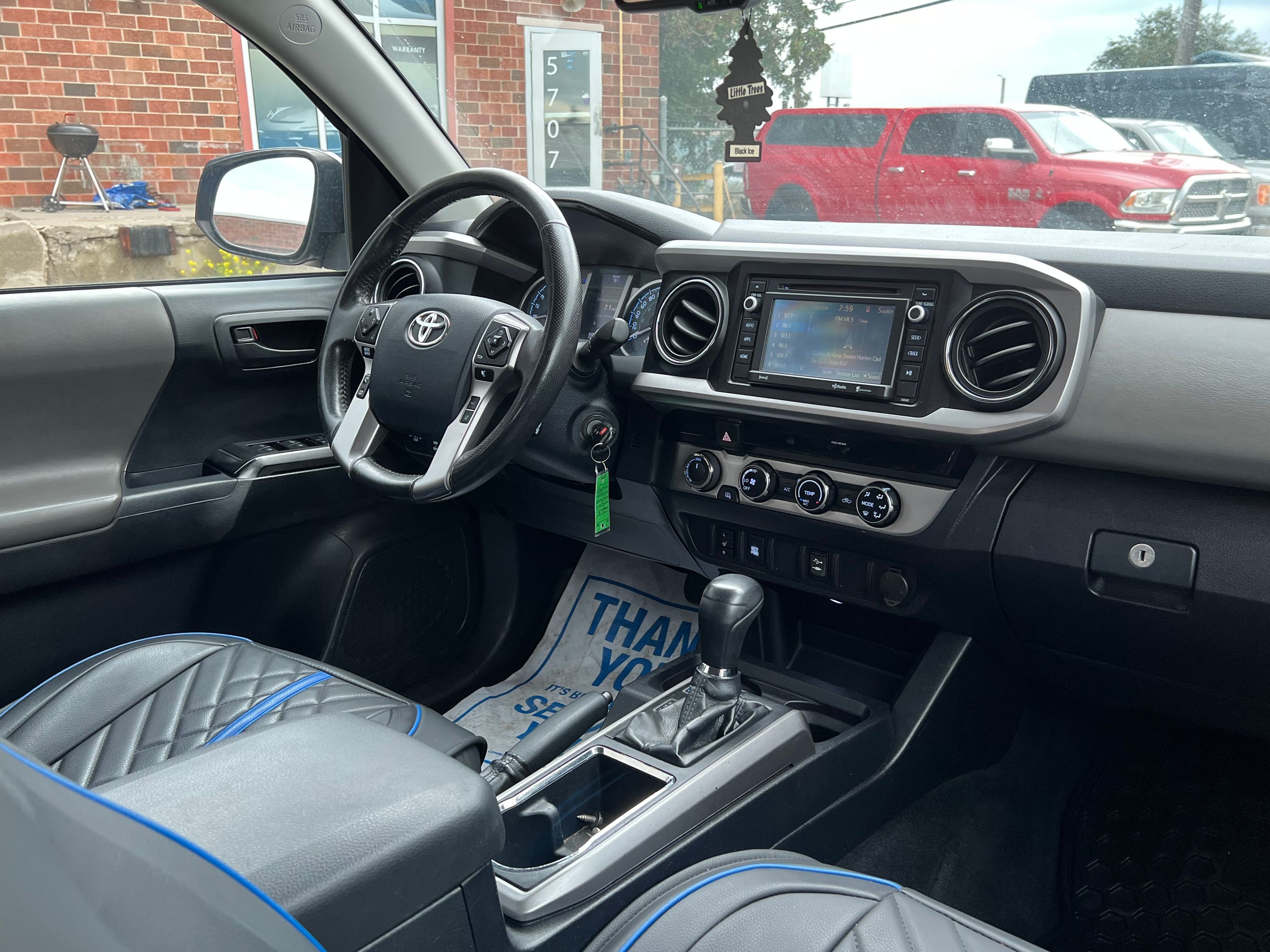 2018 Toyota Tacoma - Image 12