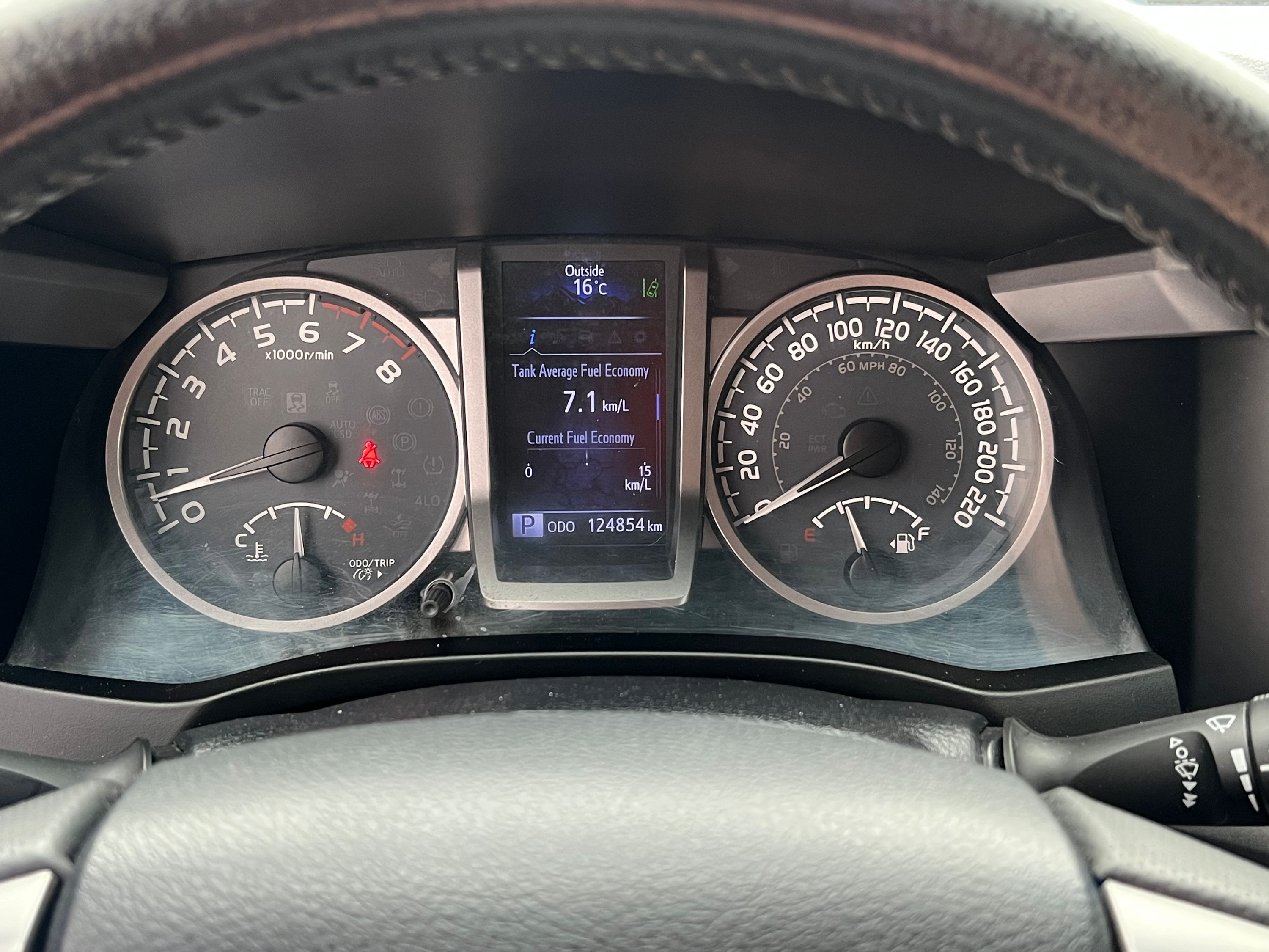 2018 Toyota Tacoma - Image 15