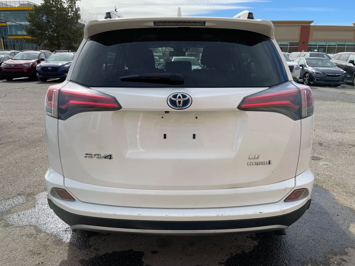 2017 Toyota RAV4 Hybrid - Image 6