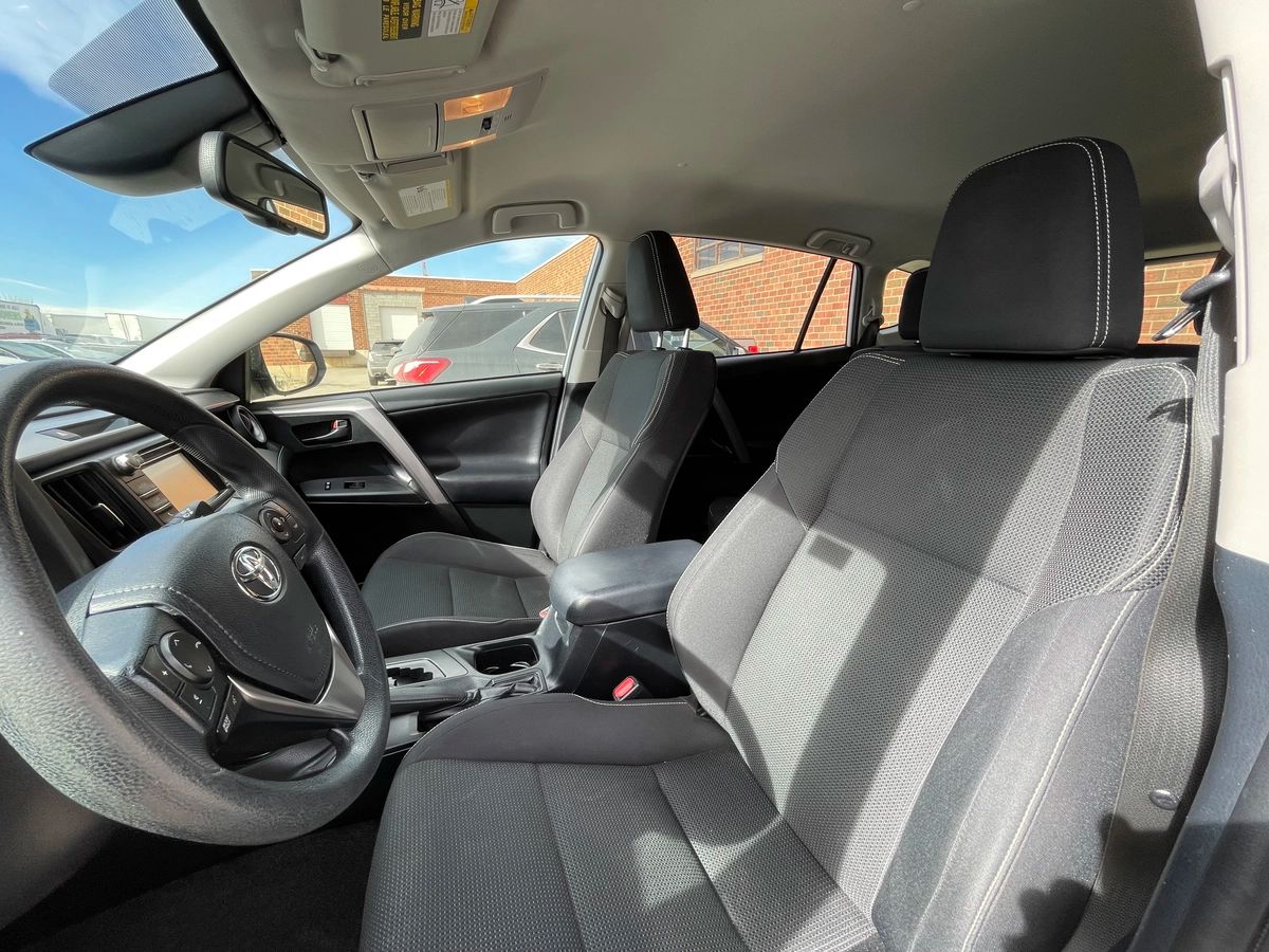 2017 Toyota RAV4 Hybrid - Image 15