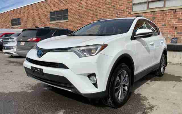 2017 Toyota RAV4 Hybrid LE+ - Request more images