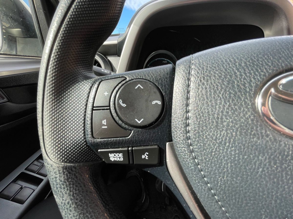 2017 Toyota RAV4 Hybrid - Image 27