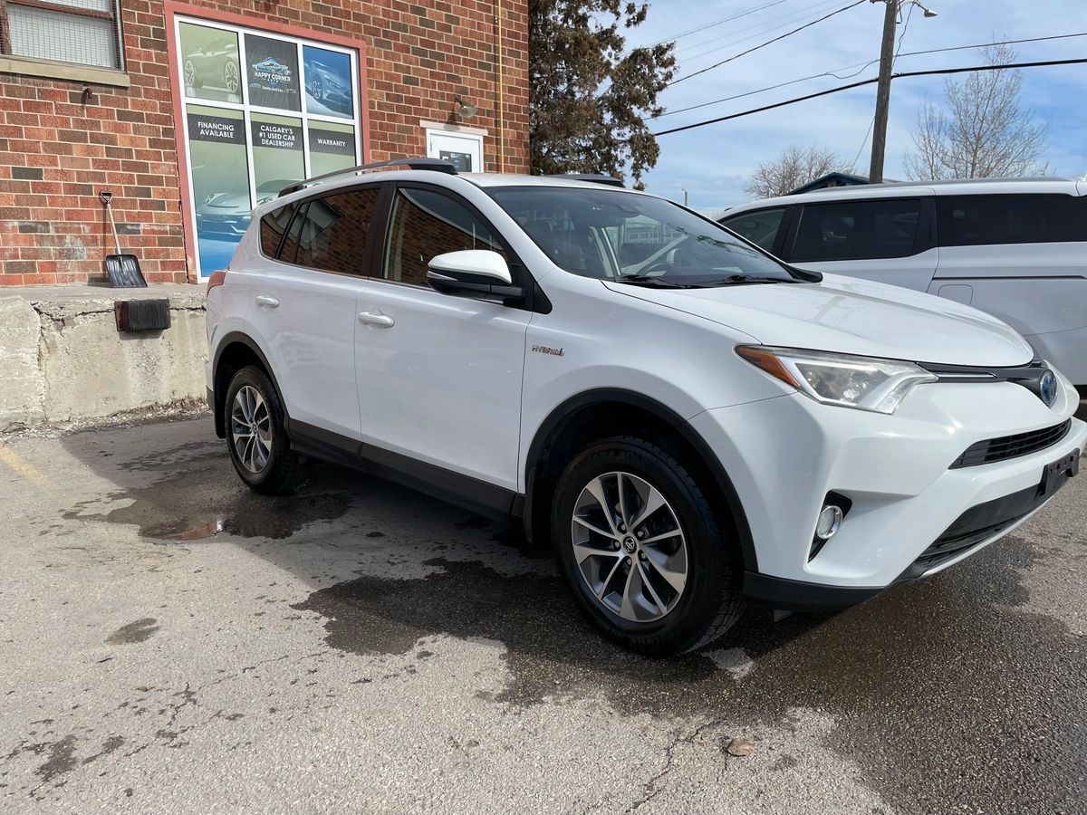 2017 Toyota RAV4 Hybrid - Image 3