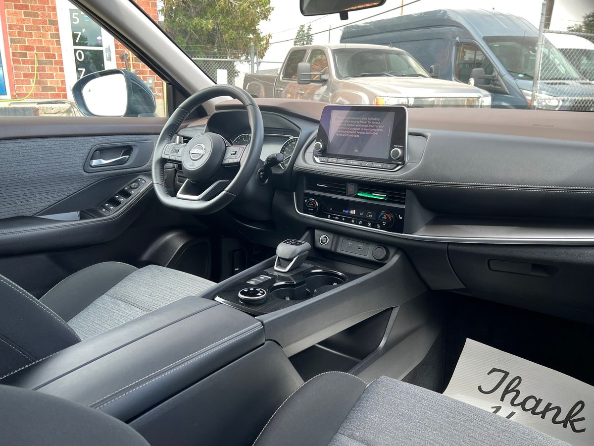 2023 Nissan Rogue SV - Image 13