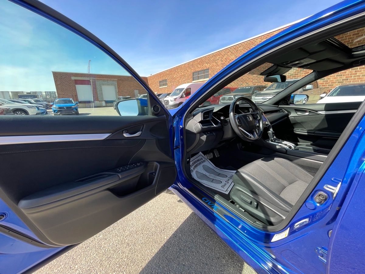 2019 Honda Civic Sedan - Image 10