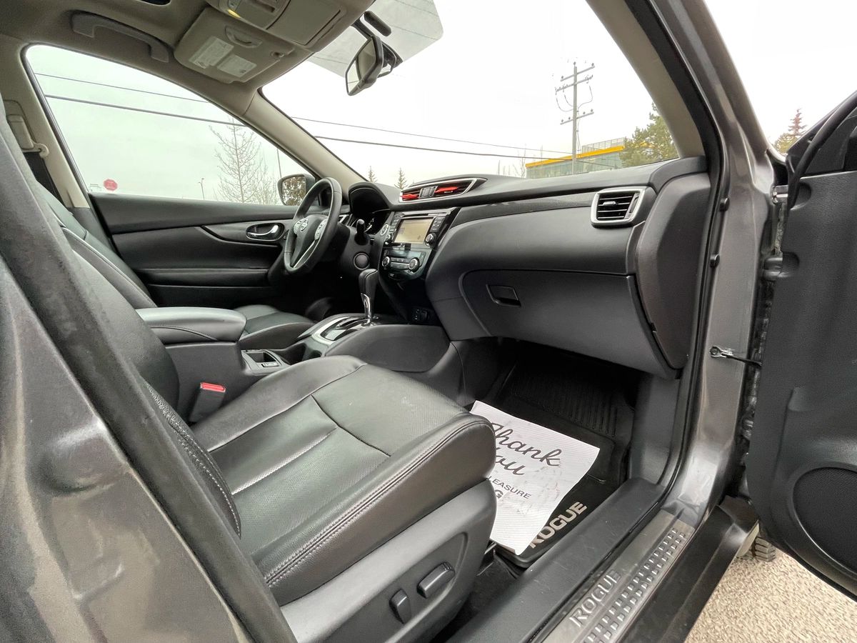 2016 Nissan Rogue - Image 25