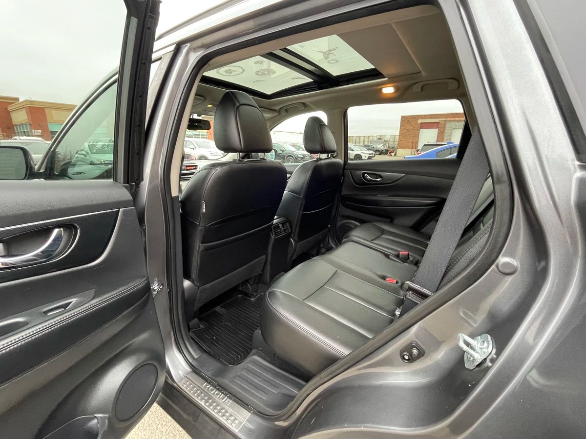 2016 Nissan Rogue - Image 16
