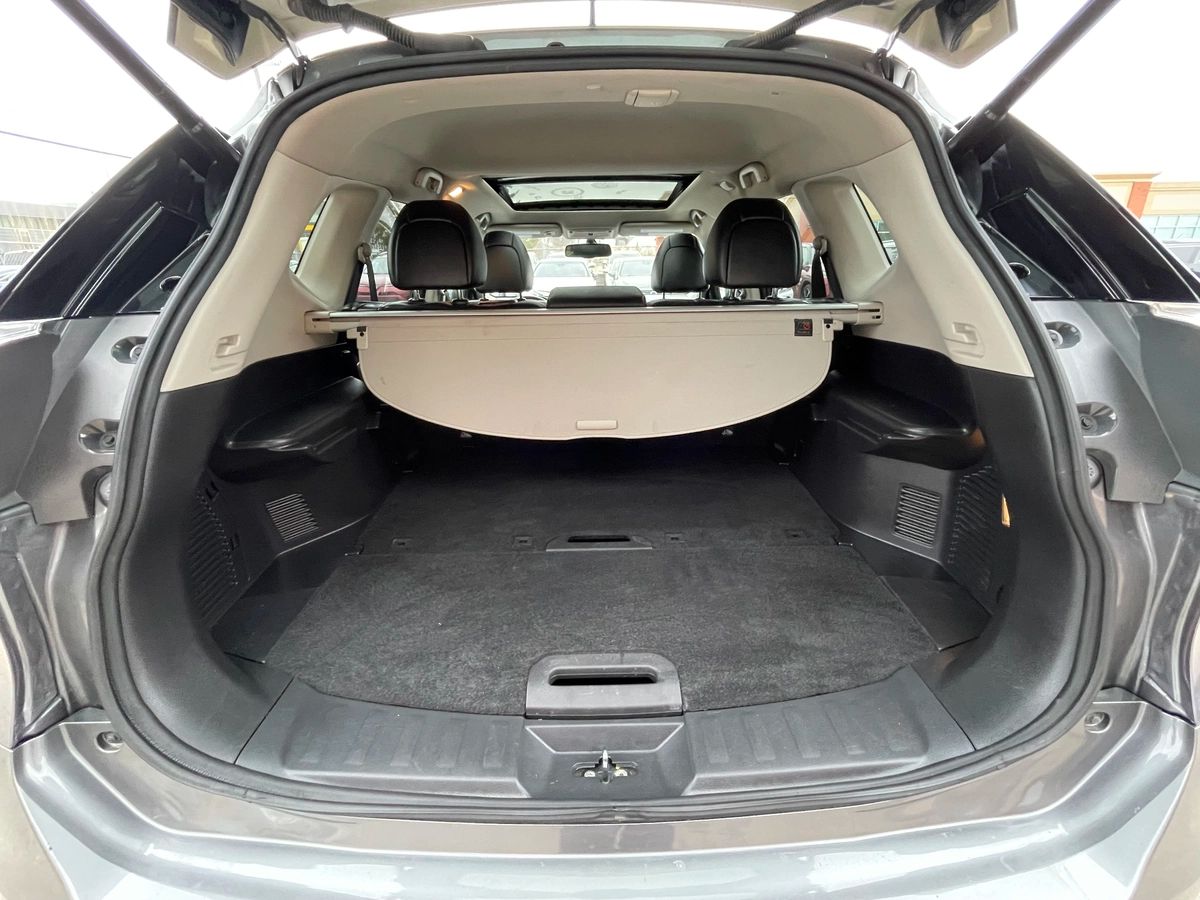 2016 Nissan Rogue - Image 19