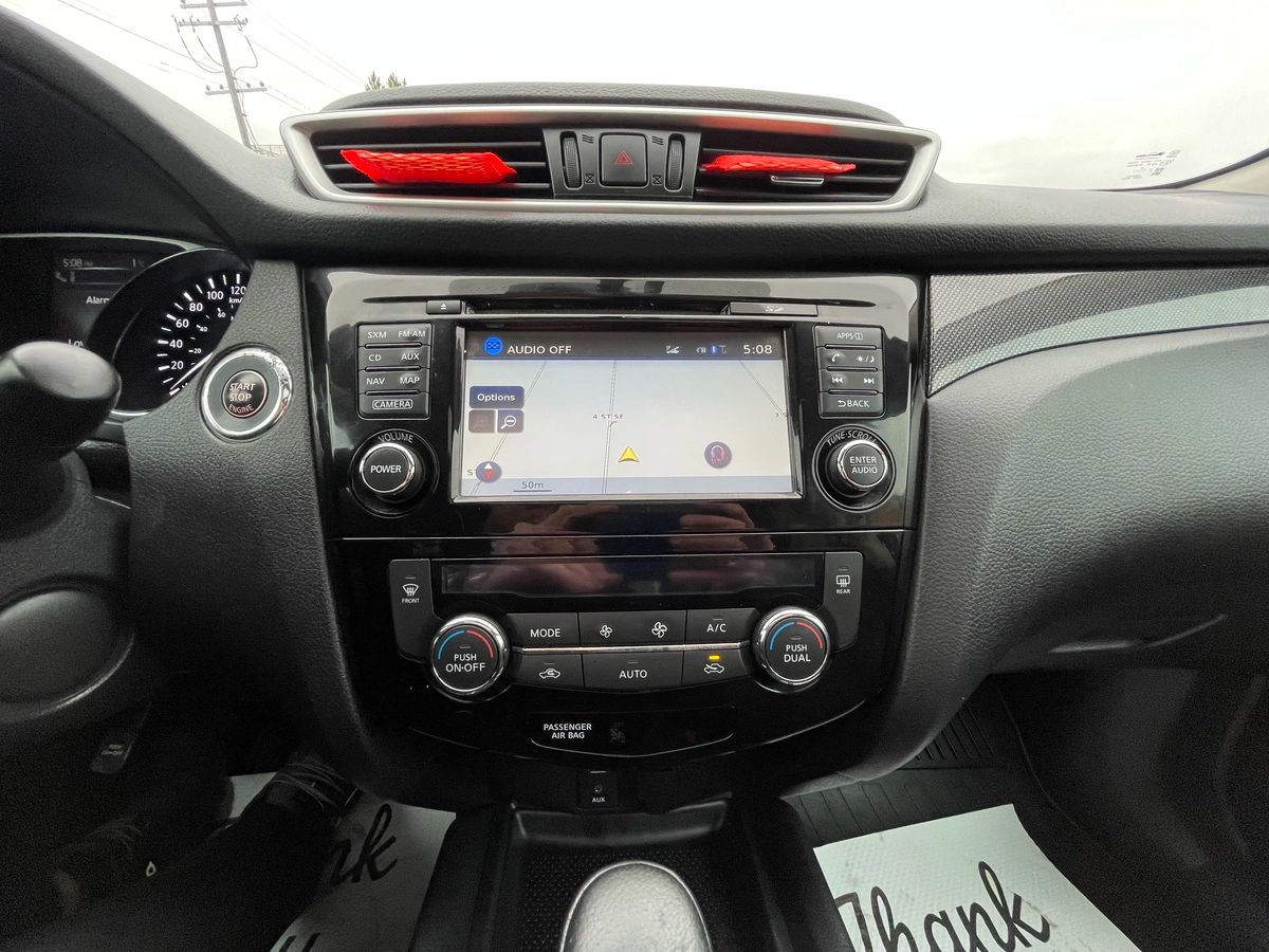 2016 Nissan Rogue - Image 32