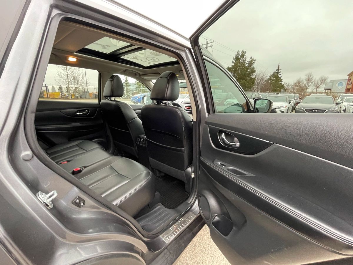 2016 Nissan Rogue - Image 21