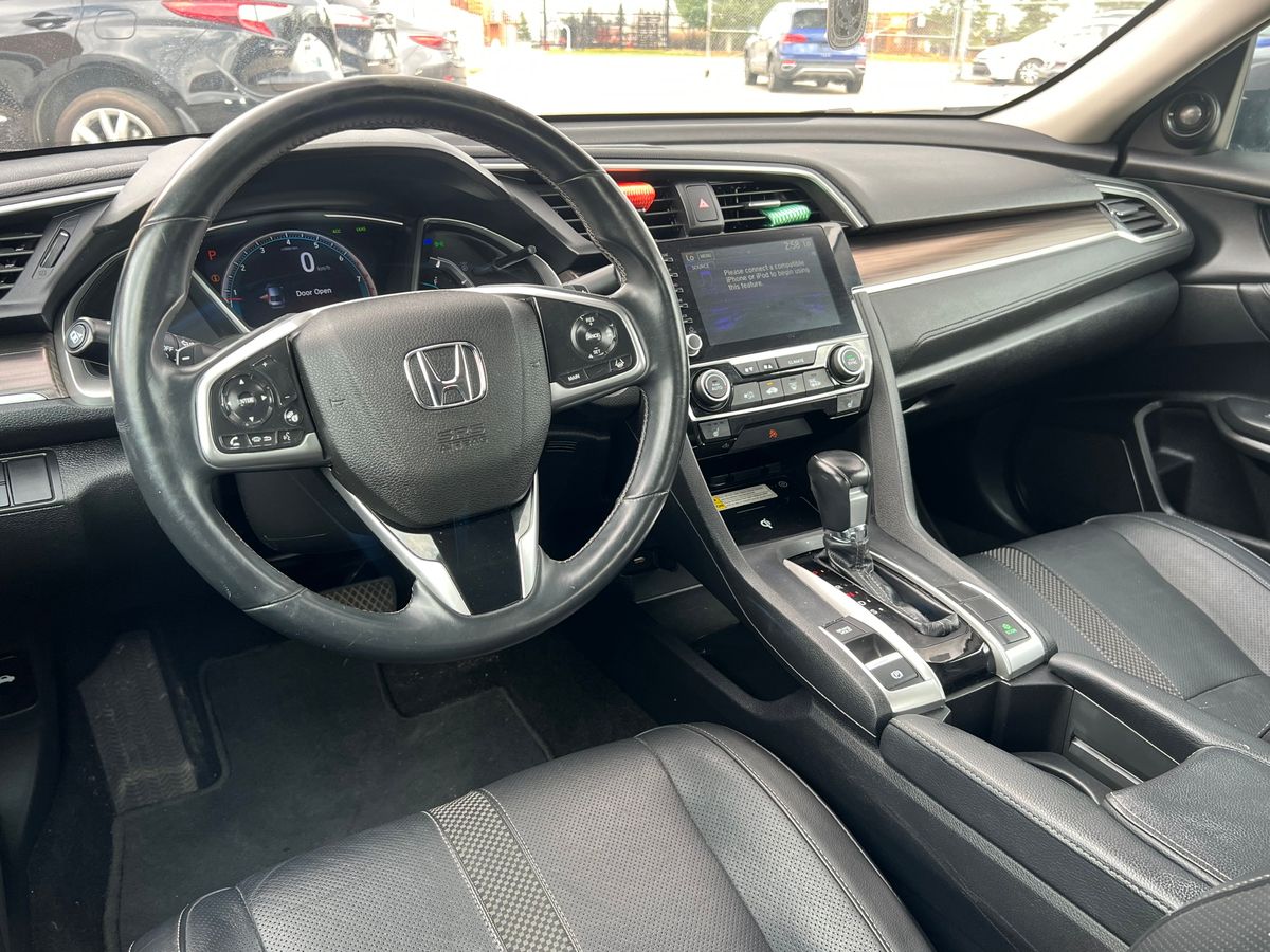 2019 Honda Civic Sedan Touring - Image 11