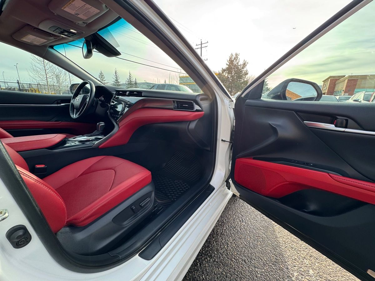 2020 Toyota Camry - Image 20