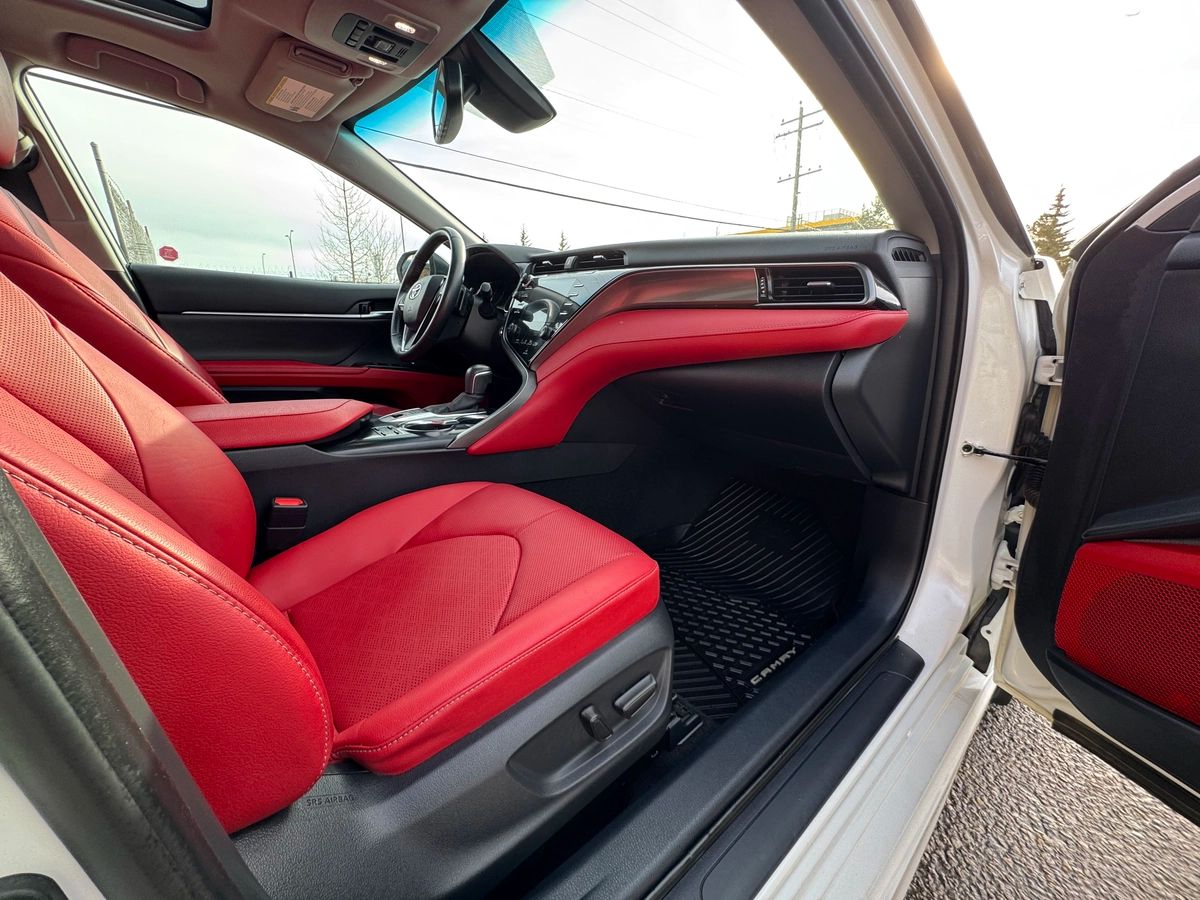 2020 Toyota Camry - Image 21