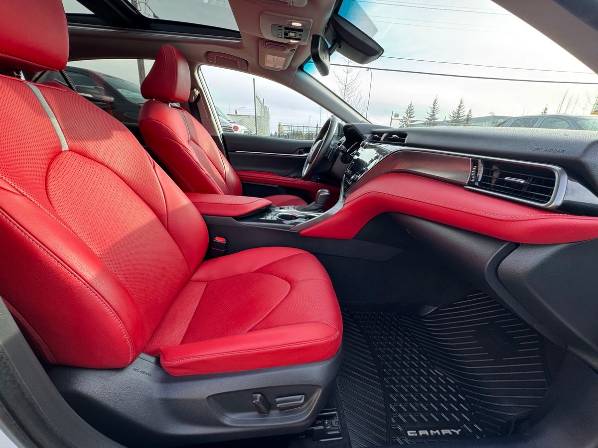 2020 Toyota Camry - Image 22