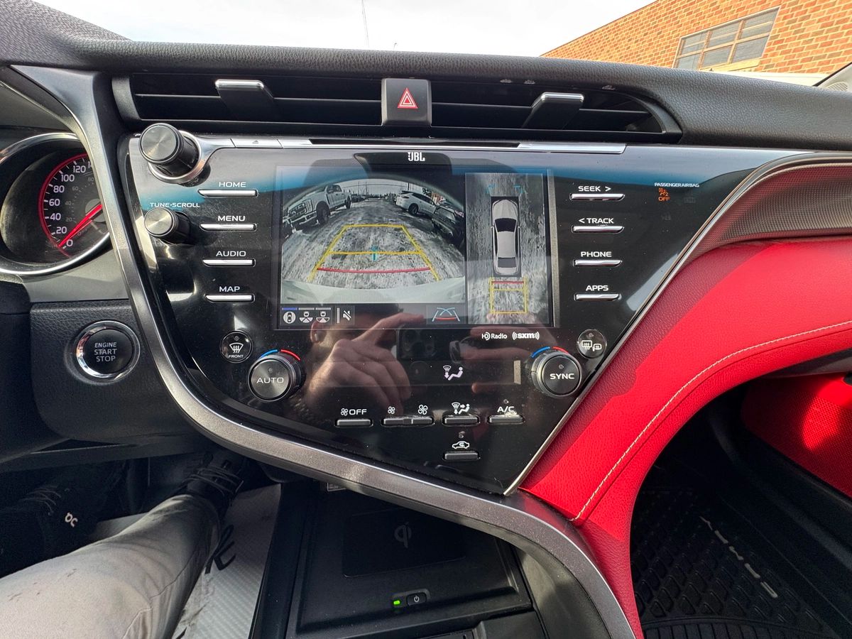 2020 Toyota Camry - Image 25