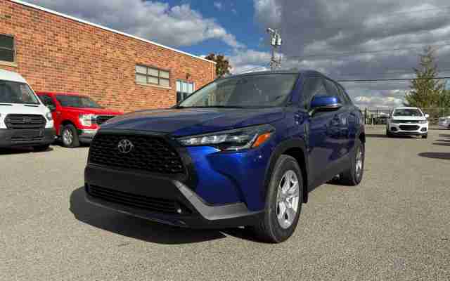 2022 Toyota Corolla Cross LE - Request more images