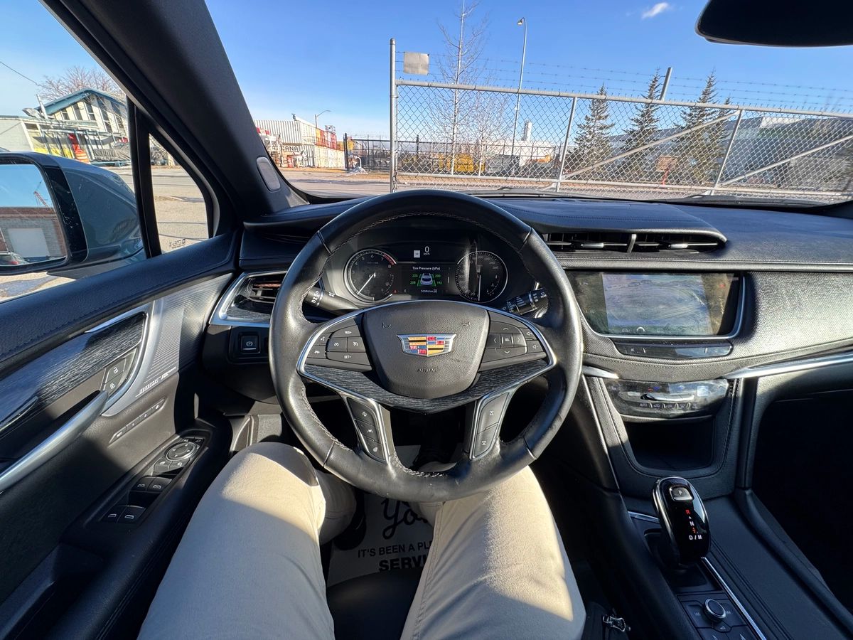 2023 Cadillac XT5 - Image 32