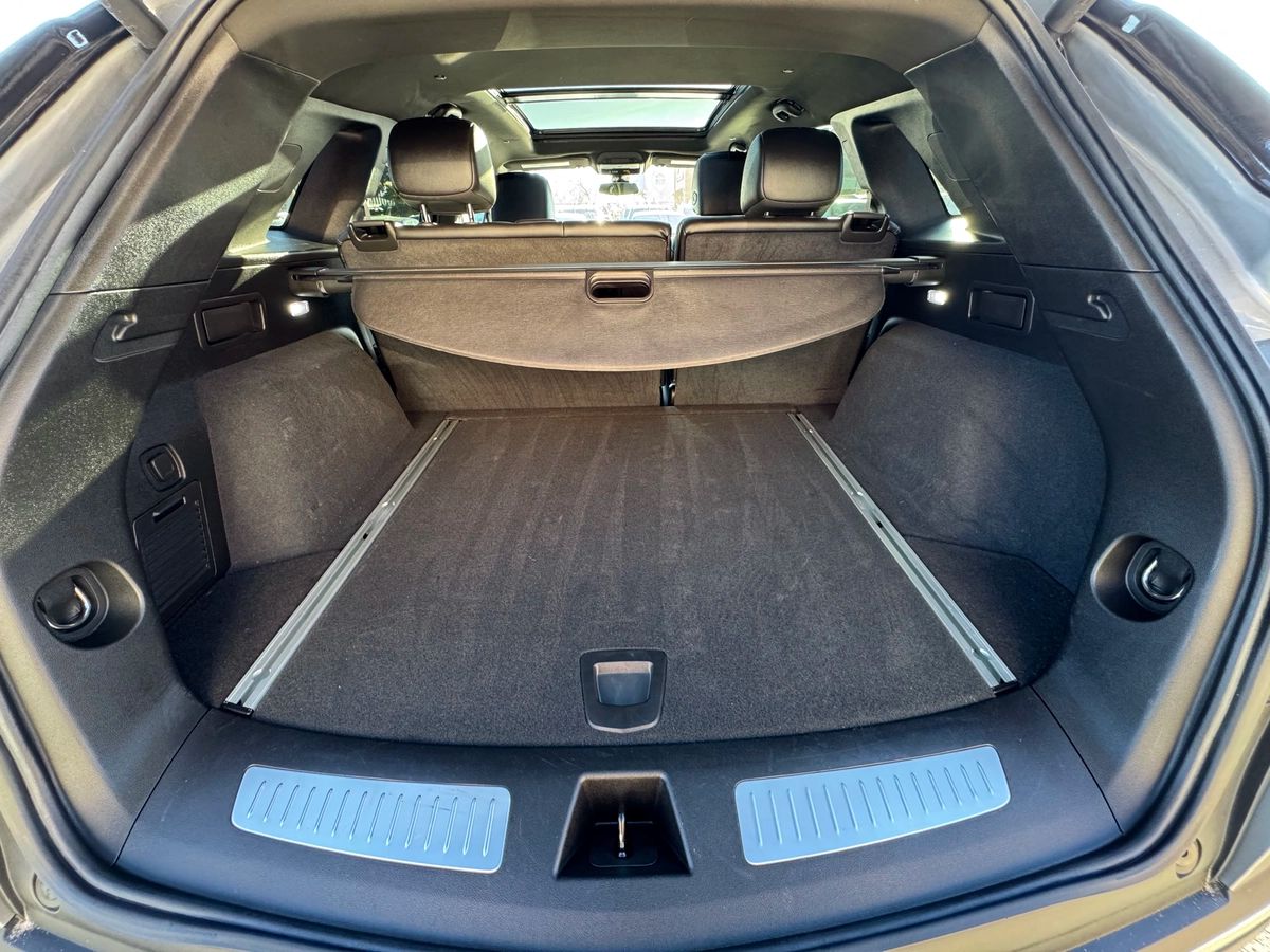 2023 Cadillac XT5 - Image 11