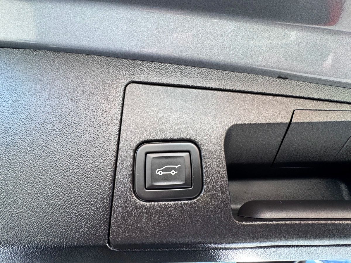 2023 Cadillac XT5 - Image 21