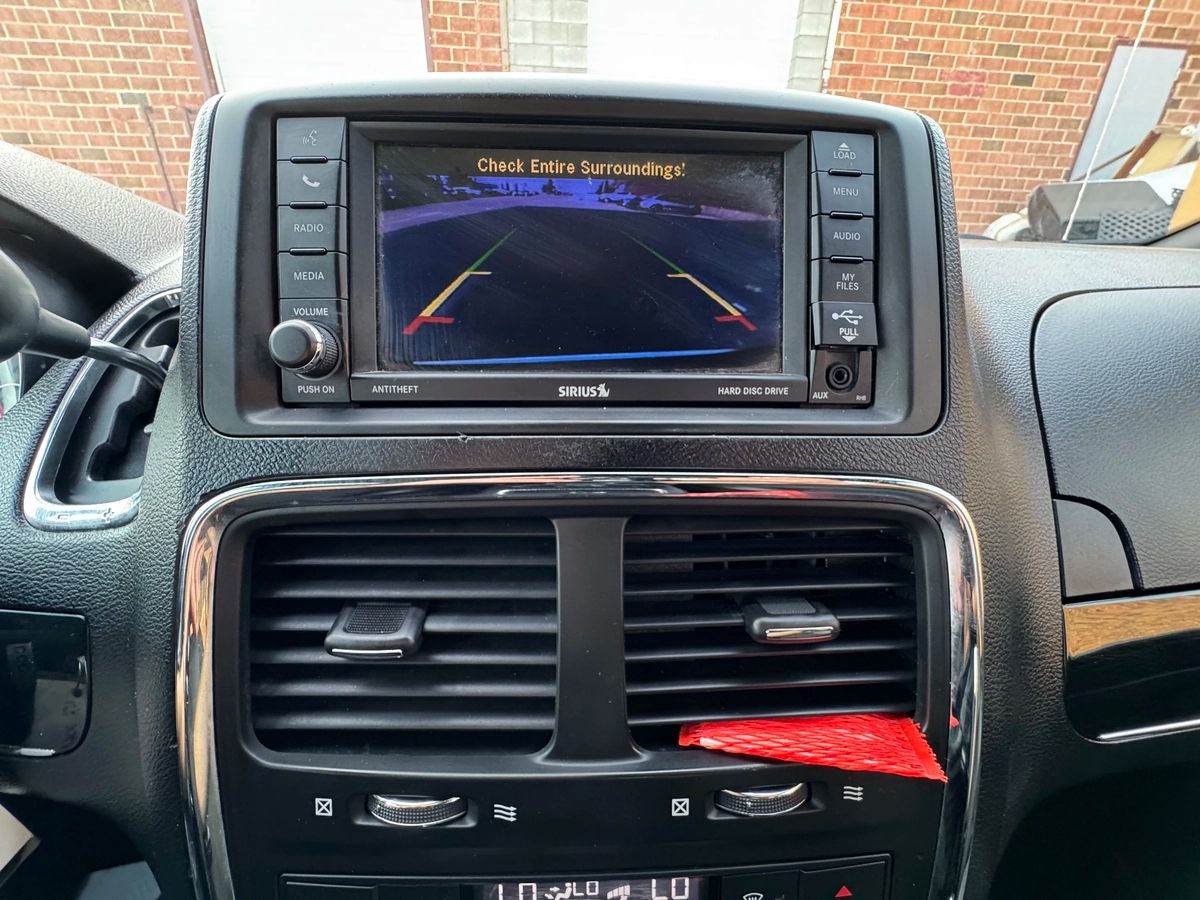 2020 Dodge Grand Caravan - Image 30