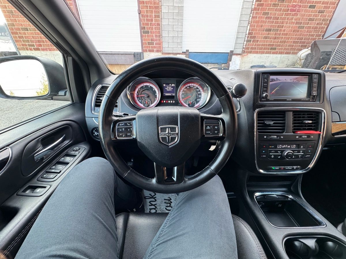 2020 Dodge Grand Caravan - Image 31