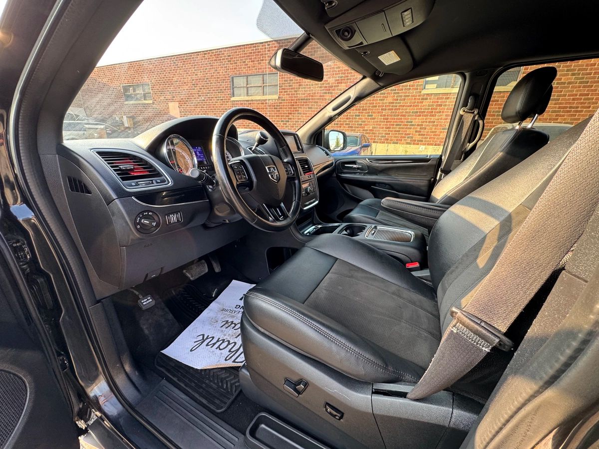 2020 Dodge Grand Caravan - Image 12