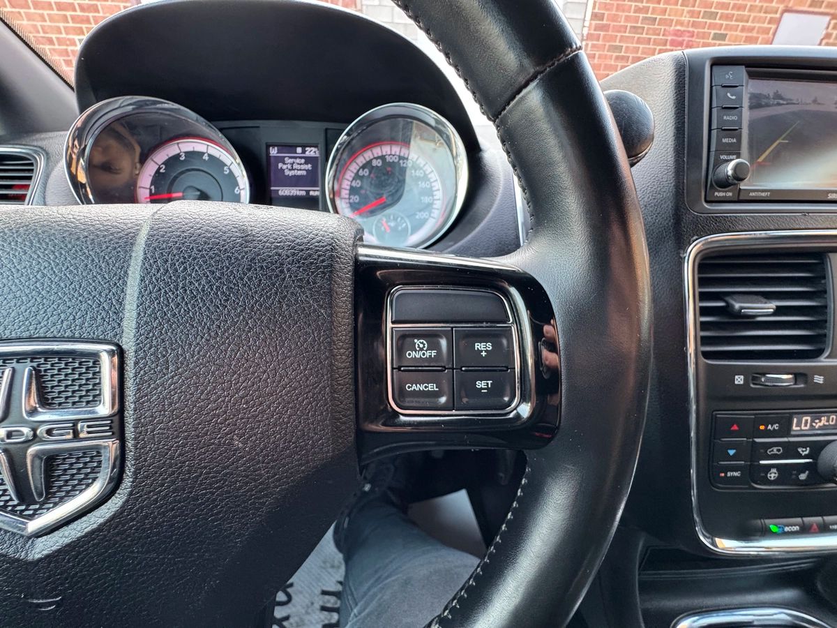 2020 Dodge Grand Caravan - Image 32