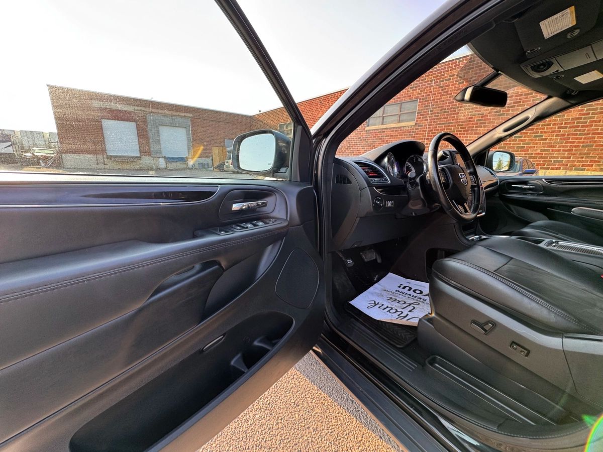 2020 Dodge Grand Caravan - Image 14