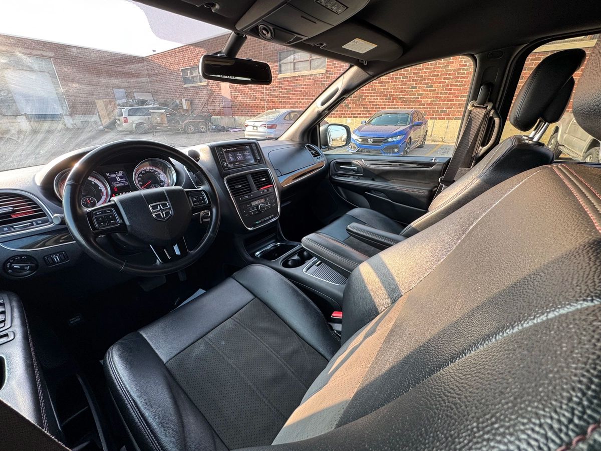 2020 Dodge Grand Caravan - Image 16