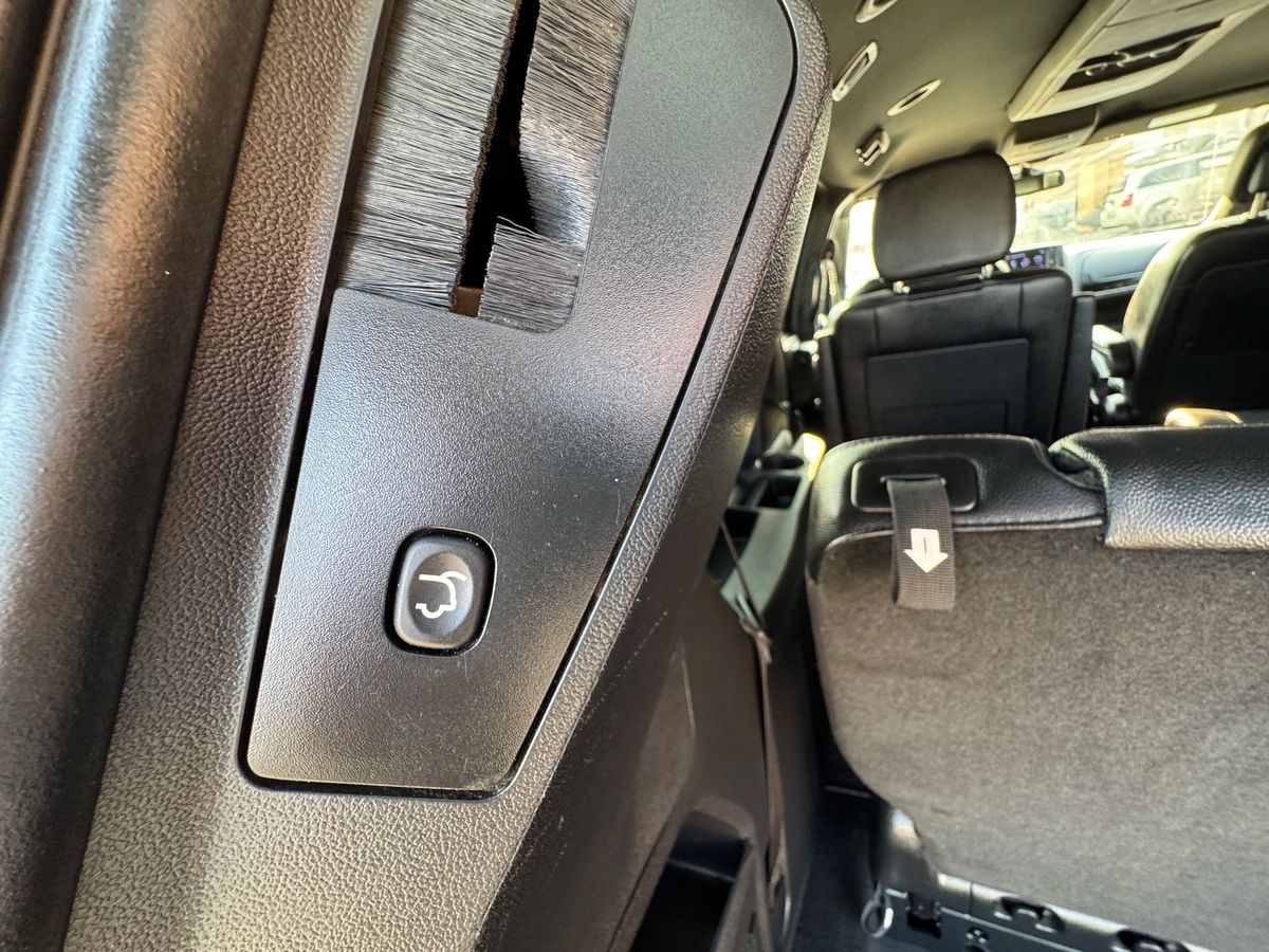 2020 Dodge Grand Caravan - Image 23