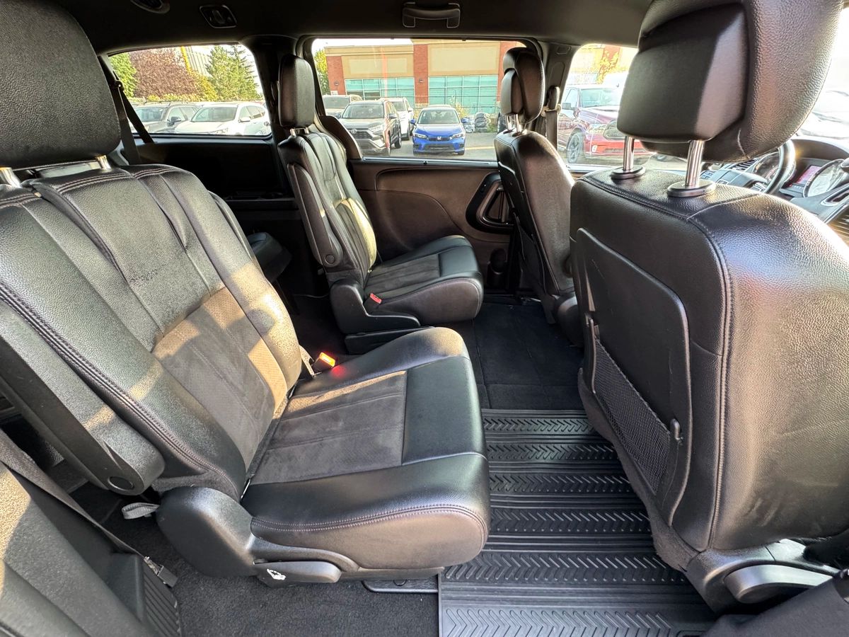 2020 Dodge Grand Caravan - Image 24