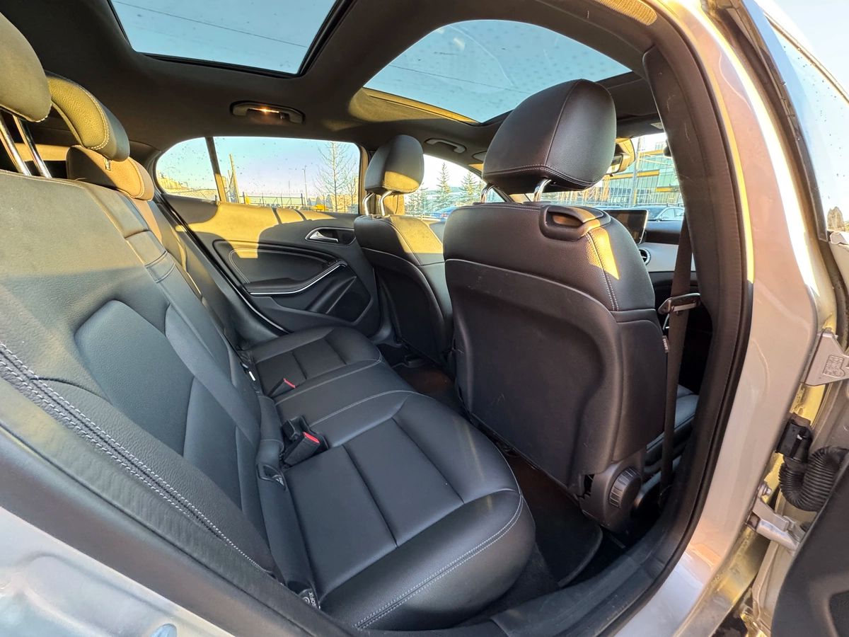 2017 Mercedes-Benz GLA - Image 21