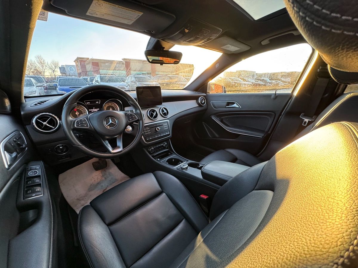 2017 Mercedes-Benz GLA - Image 18