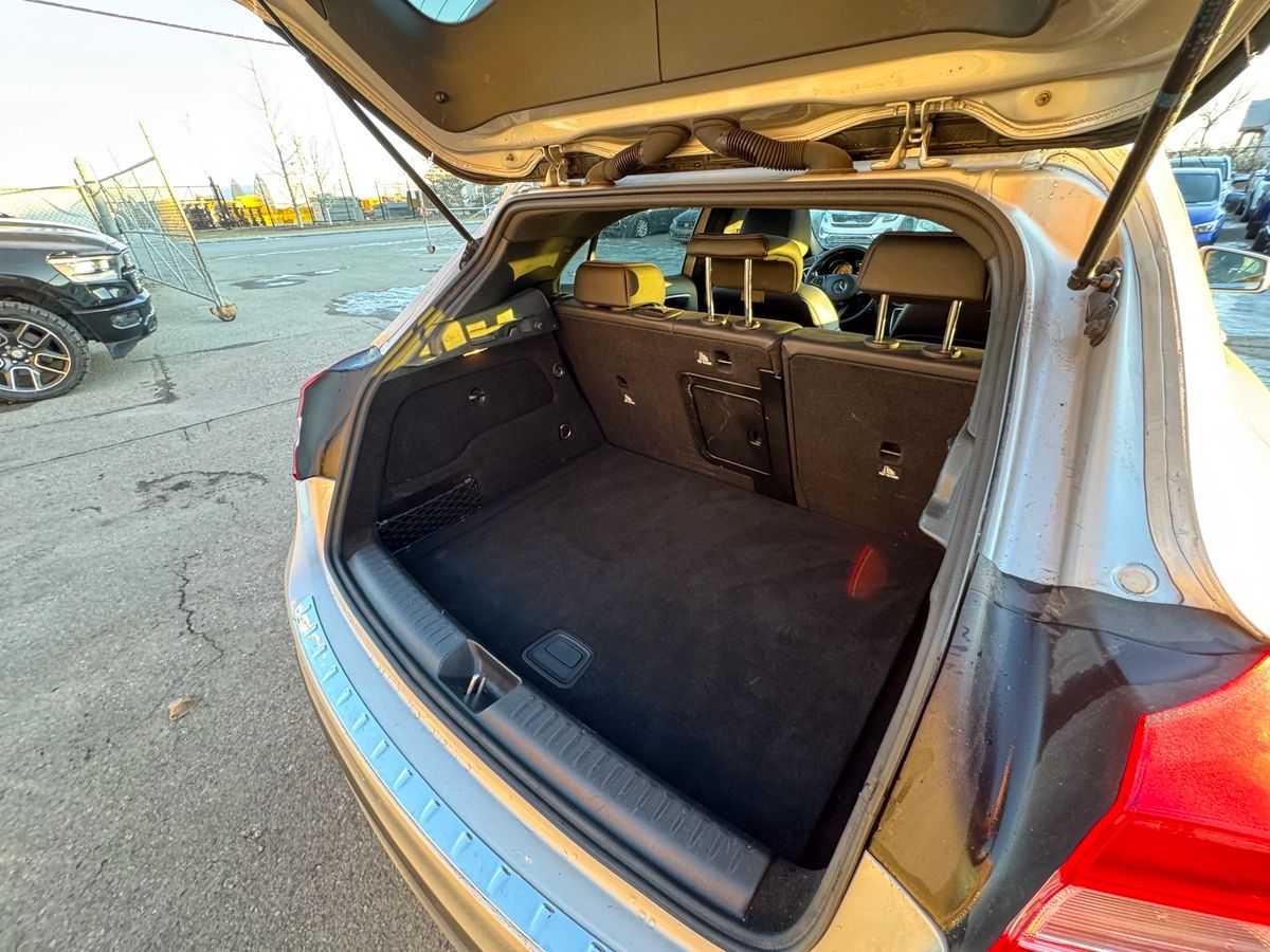 2017 Mercedes-Benz GLA - Image 19