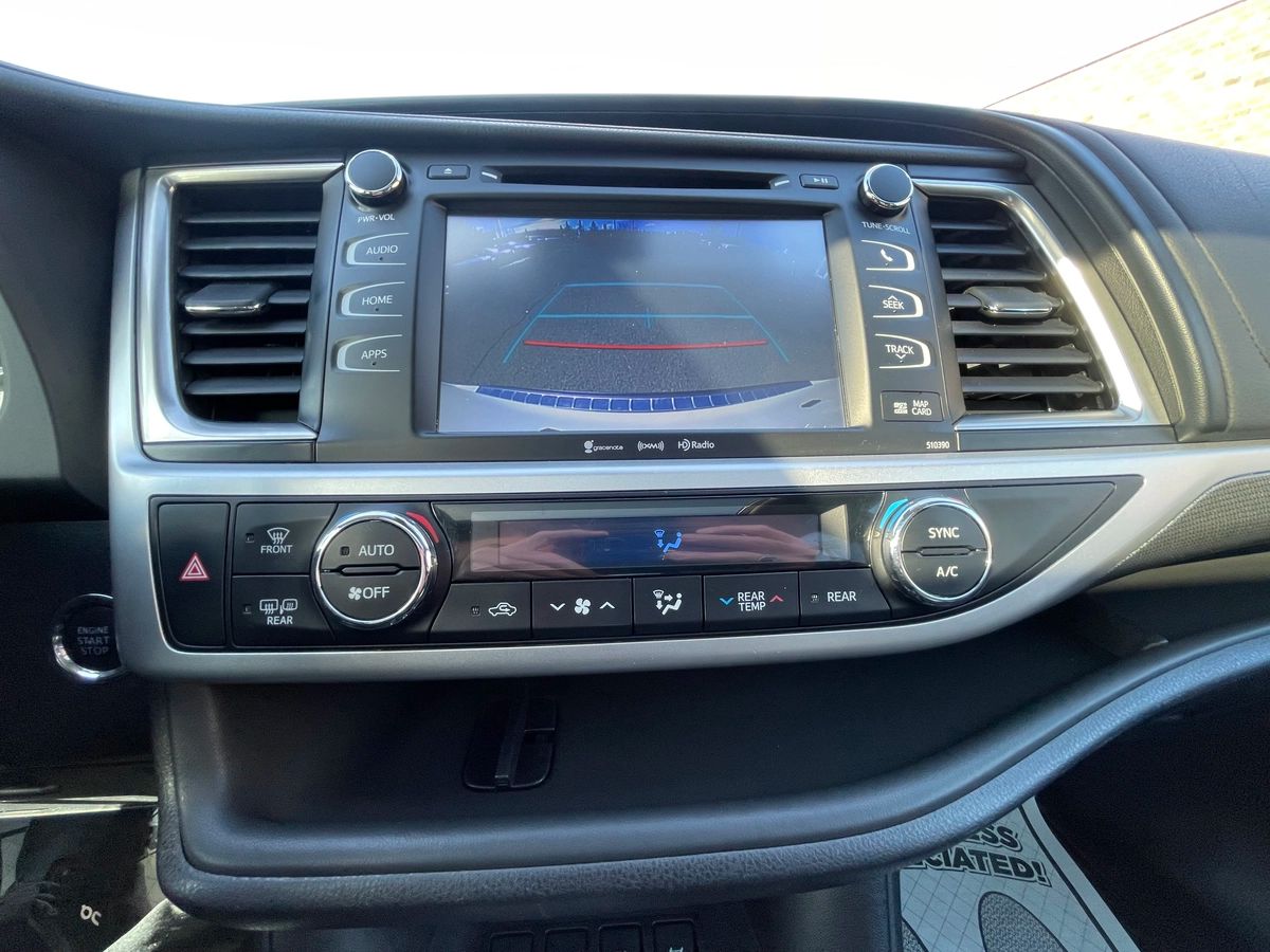 2019 Toyota Highlander - Image 36