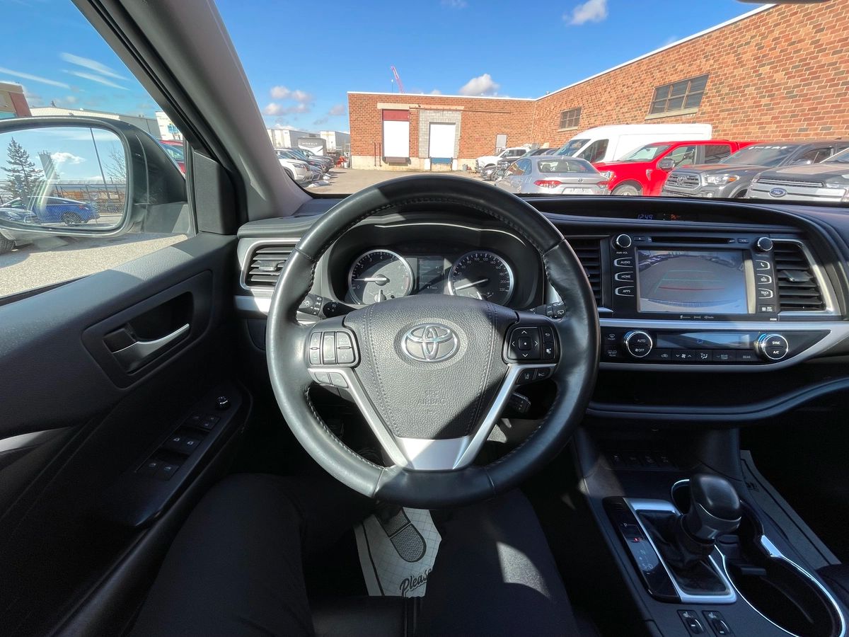 2019 Toyota Highlander - Image 10