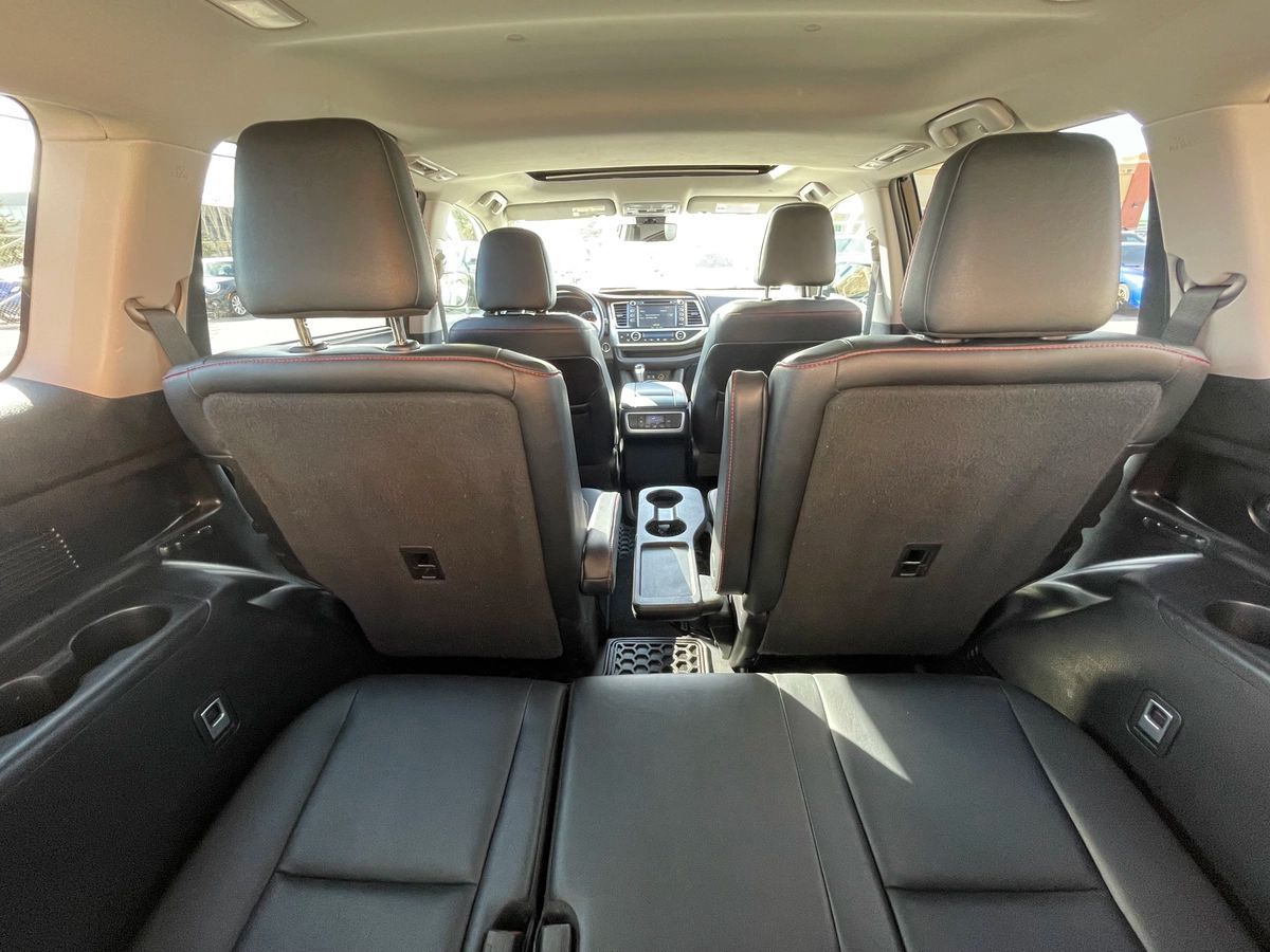 2019 Toyota Highlander - Image 21